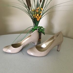 Bandolino Flexible Natural 7.5M